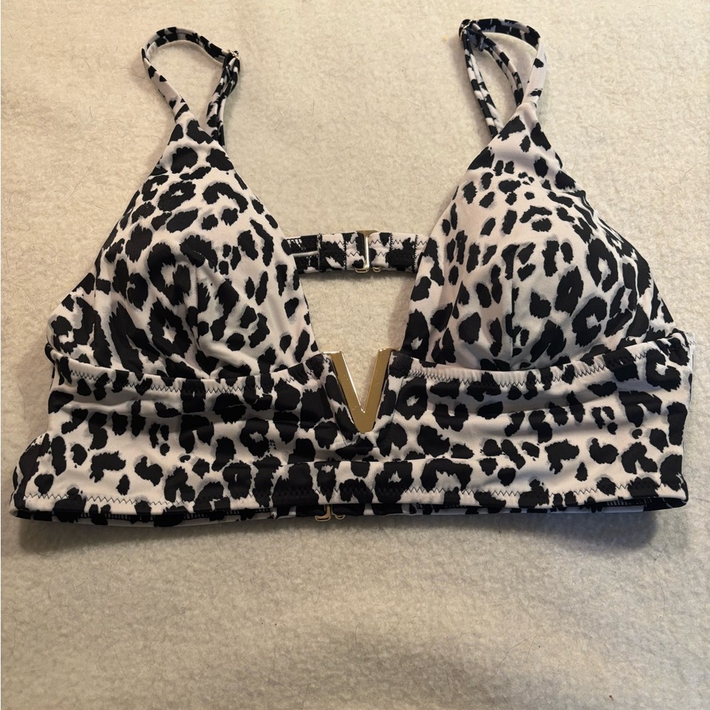Victoria’s Secret swim bralette bikini top, size medium.